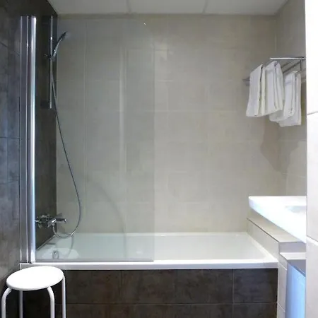 Hyp'hotel Hotel