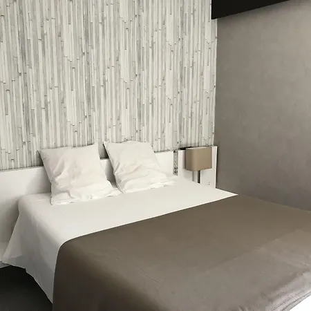 Hyp'hotel Hotel 2*
