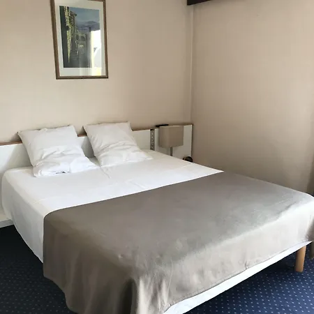Hyp'hotel Hotel 2*