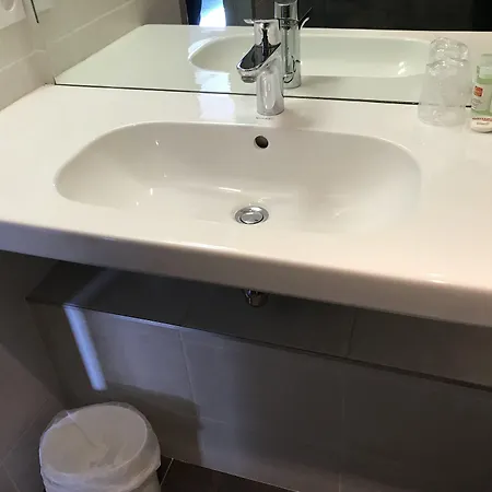 Hyp'hotel Hotel