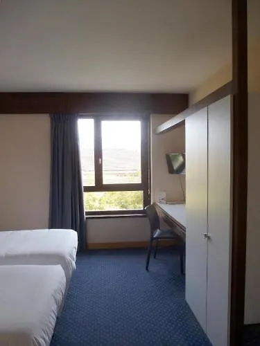 Отель Hyp'hotel Сен-Марселлен